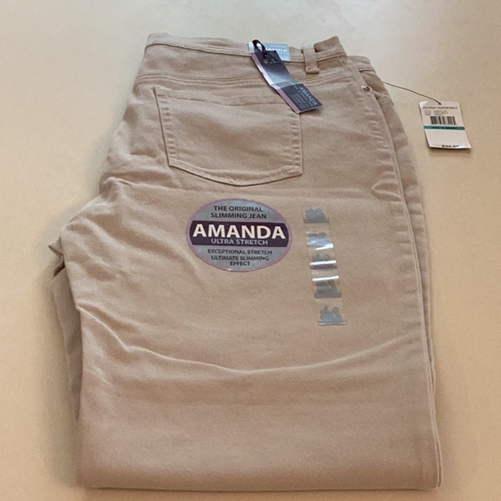 Gloria Vanderbilt size 16 short, dark vanilla jeans.  NWT